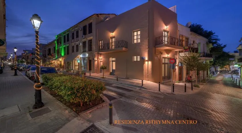 Residenza Rithymna Centro with a private roof terrace and hot tub - Image 1