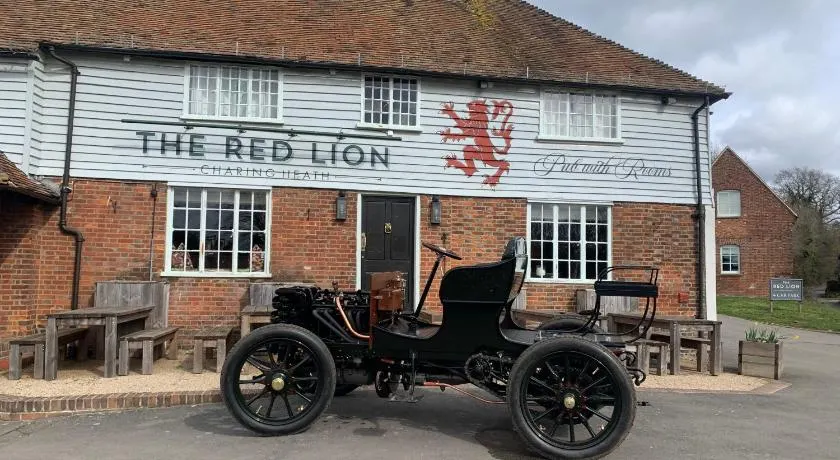 The Red Lion Charing Heath - Image 1