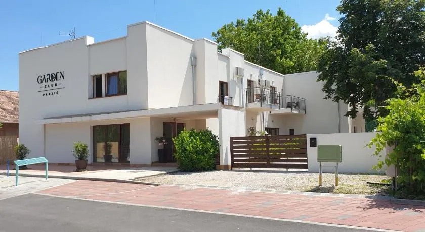 Garden Club Panzió - Image 1