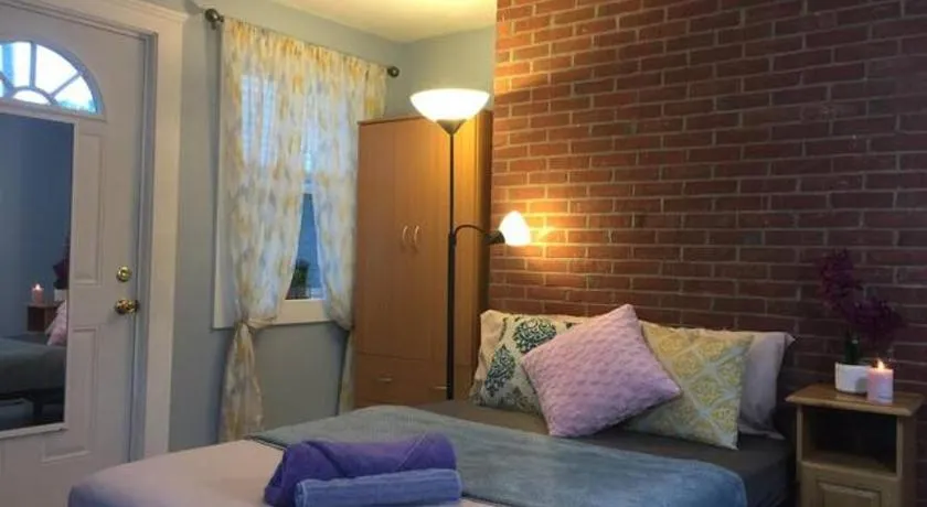 -No1- Sunny Room in a House - 6 min to Babson College & 4 min to I-95-I90-Route 9 at Needham Boston - Image 1