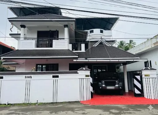 Villa - Image 1