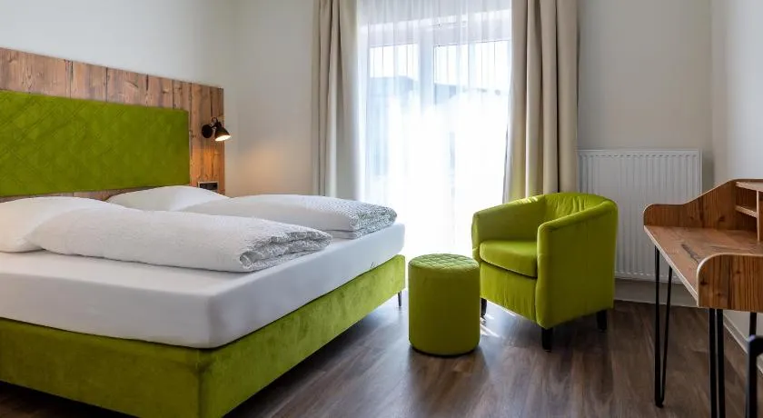 Hotel Fuchsbau Jüterbog - Image 1