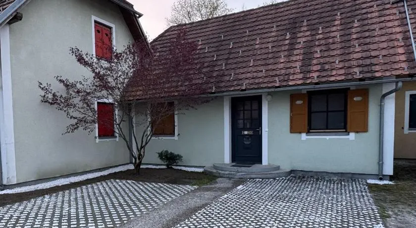 Hiška HOME- TERME ČATEŽ - VKLJUČENE KOPALNE KARTE - Image 1