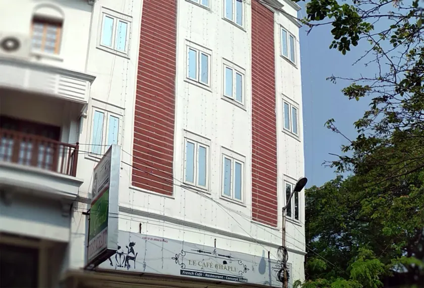 Chaplin Hotel - Image 1