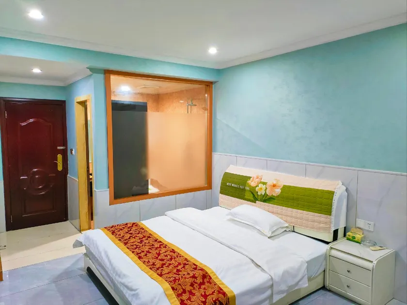 Shenghui Hotel - Image 1