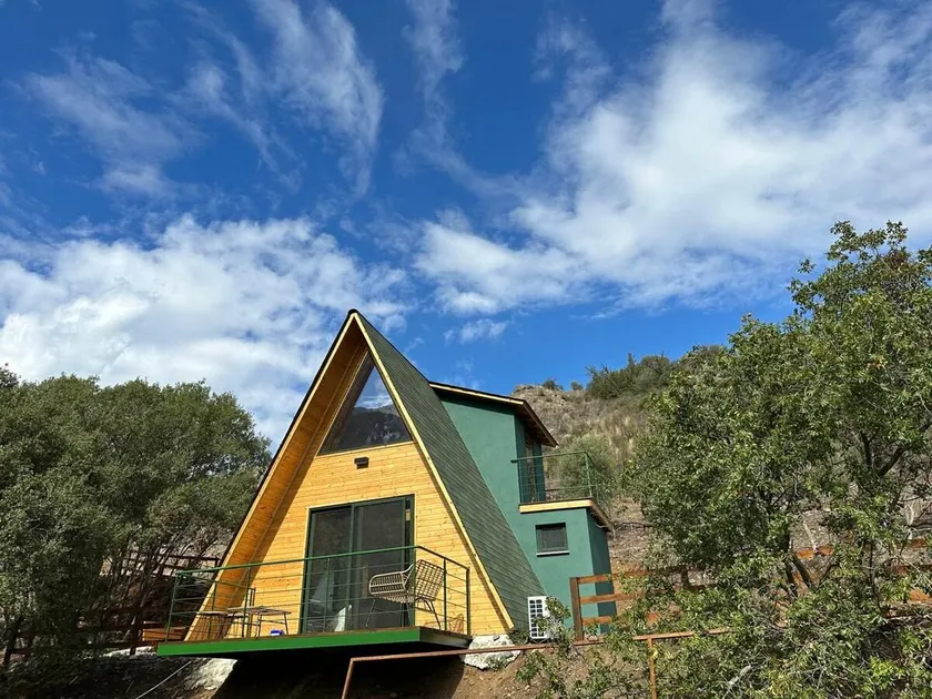 Family-Friendly Mountain Cabin with Playground - Image 1