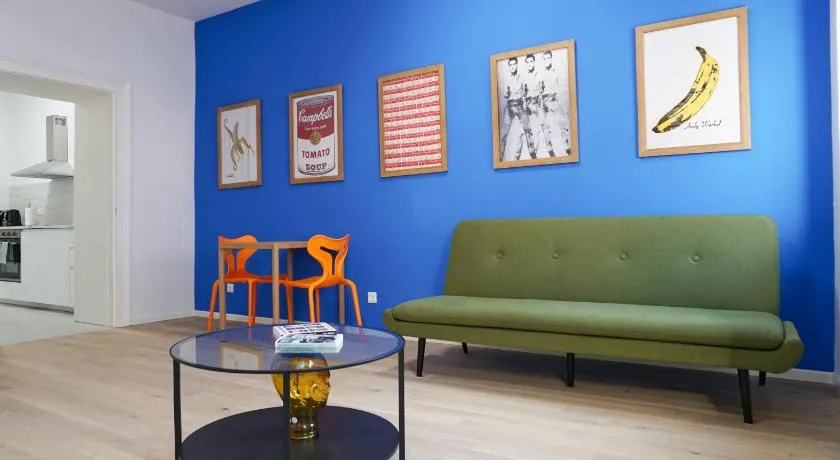 Vibrant Design Apartments - Full Kitchen - Wi-Fi - 18 Mins to City Centre - Image 1