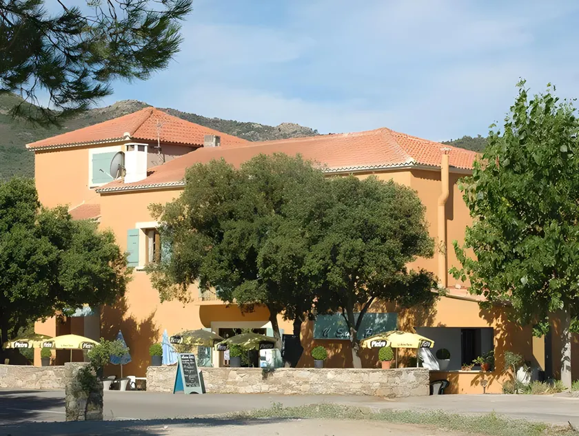 Hôtel - Restaurant U Santu Petru - Image 1