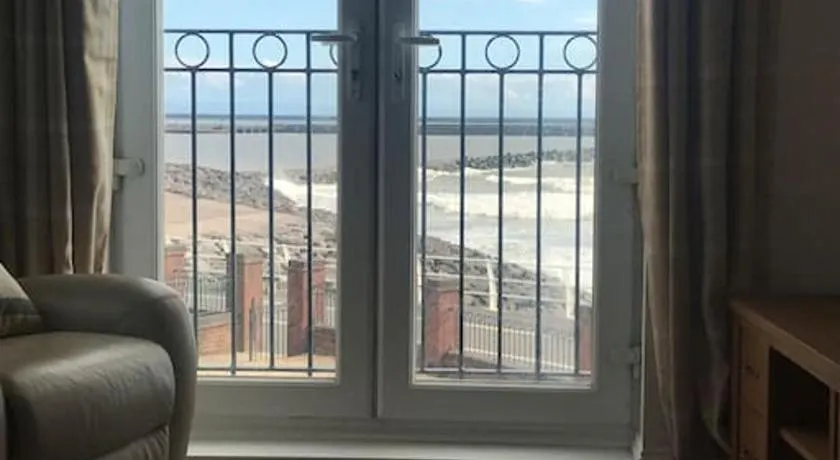 Beachfront pet friendly townhouse, Stunning views - Image 1