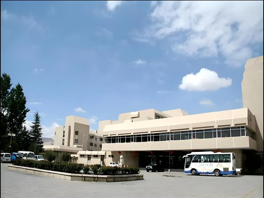 Lhasa Hotel - Image 1
