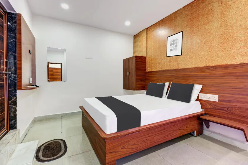 Hotel O Gangothri Lodge - Image 1