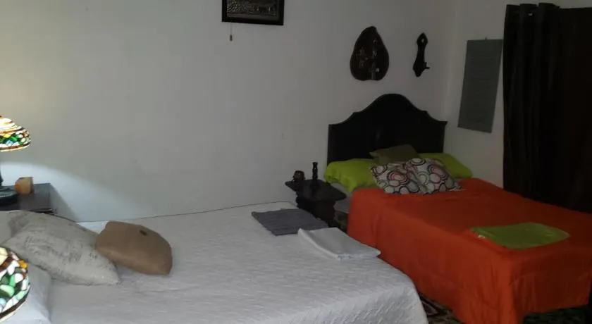 Mendoza’s Guest House - Image 1