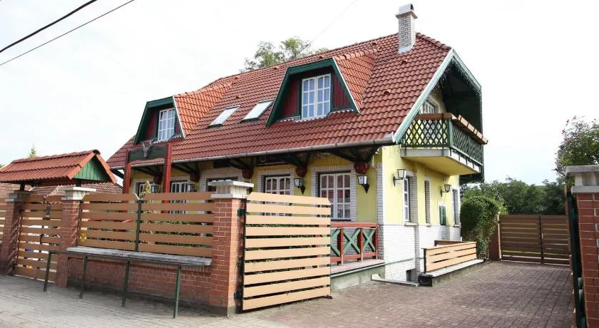 Aranyhaj Apartman - Image 1