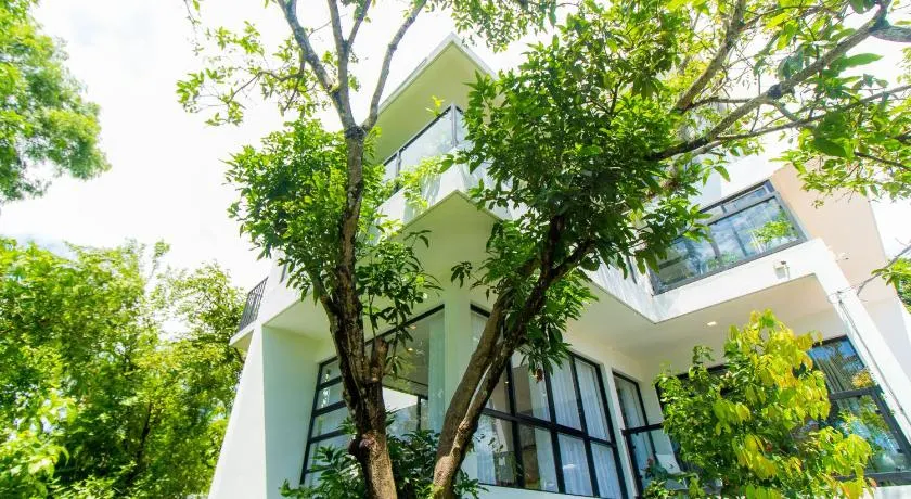 The Lake Residences - Image 1