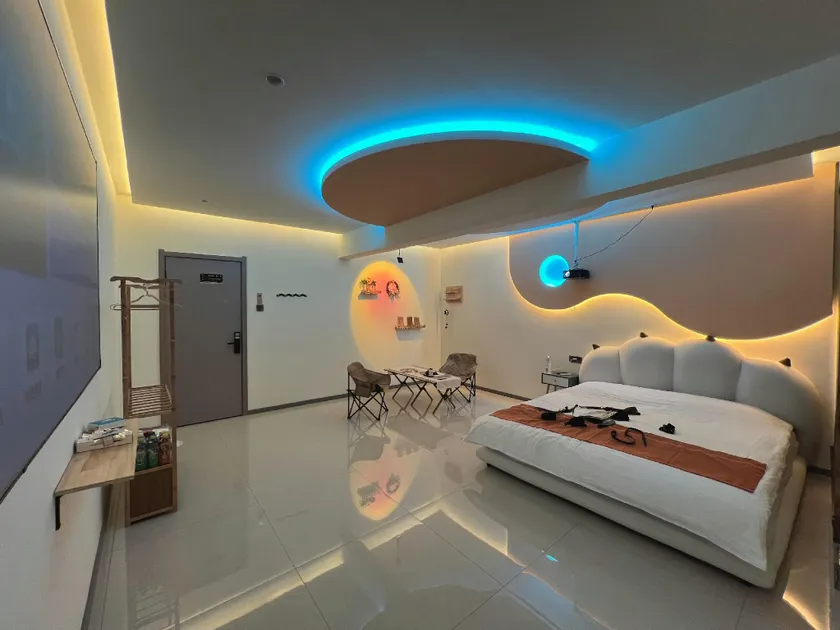 Hailin City Qingchen Luxury Hotel (QR Code Scanning) - Image 1