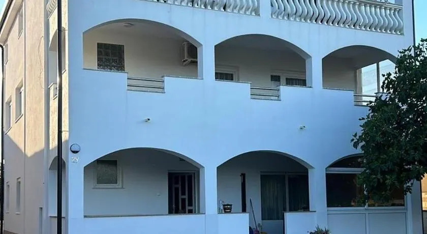 Apartments with parking space Vir - 23444 - Image 1