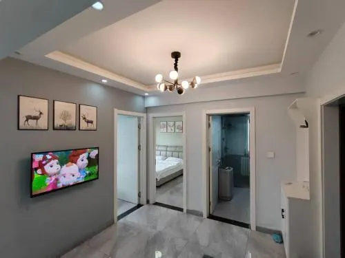 Central Avenue Apartment - Image 1