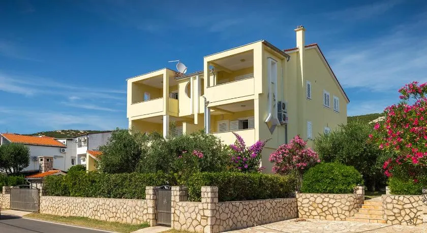 Apartmani Vrtlici Zdenka - Image 1