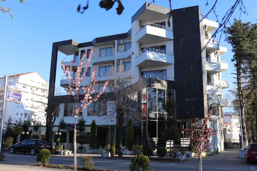 Perla Hotel - Image 1