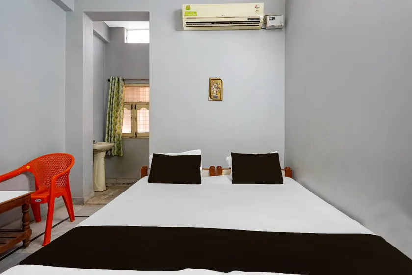 Hotel O Ekashila lodge - Image 1