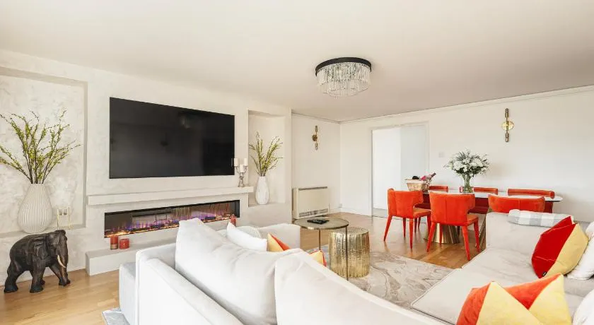 The View Greenwich - Luxury River Thames Apartment - Image 1