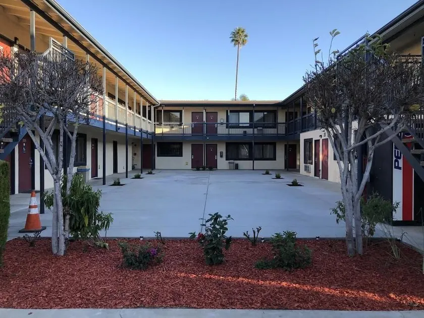 Luxury Inn Los Angeles - Norwalk - Image 1