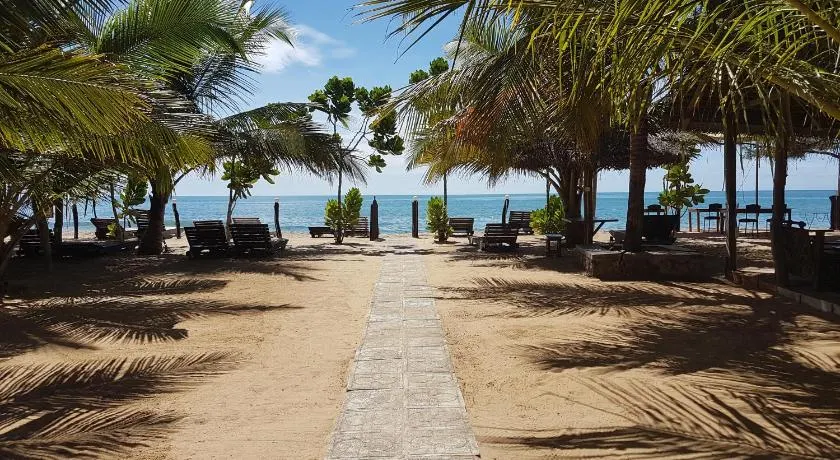 Sandy Beach Hotel - Image 1