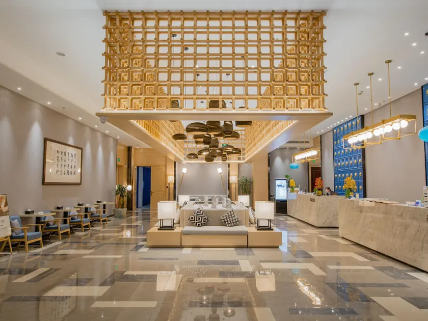 Xinggang Boyue Hotel - Image 1