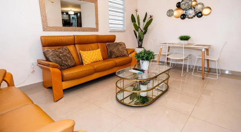 Spacious Retreat with Private Jacuzzi and Terrace - Image 1