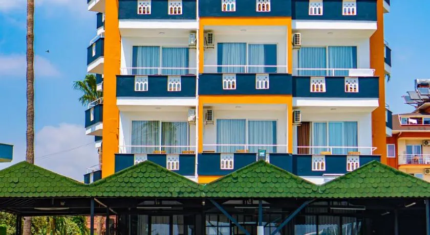 DE MARE FAMILY Hotel - Image 1