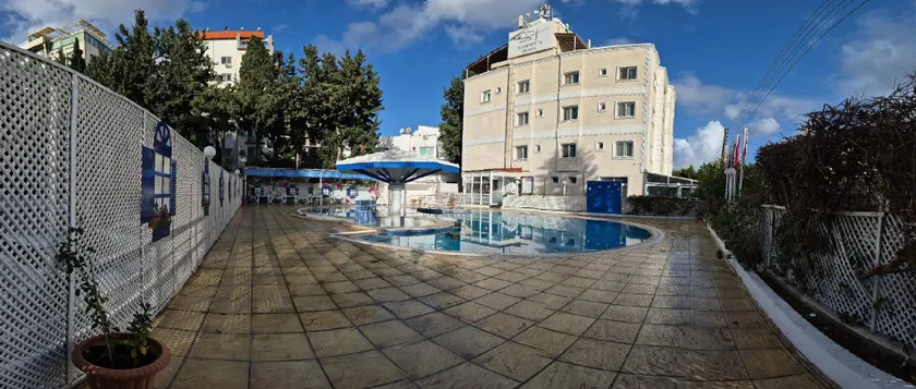 SAMMY'S HOTEL - Image 1