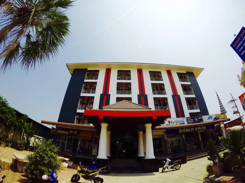 Thanarom Place - Image 1