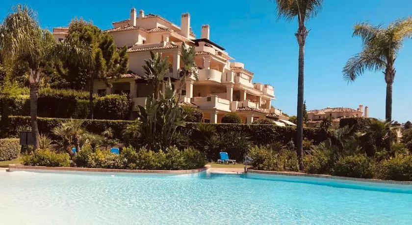Capanes del golf - Image 1
