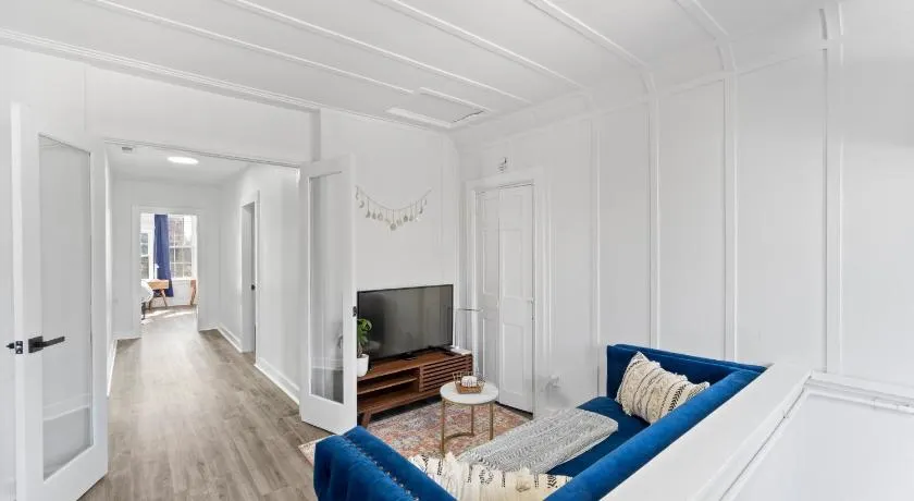 Cozy Gem in the Heart of East Rock with FREE Parking near Yale and DT - Image 1
