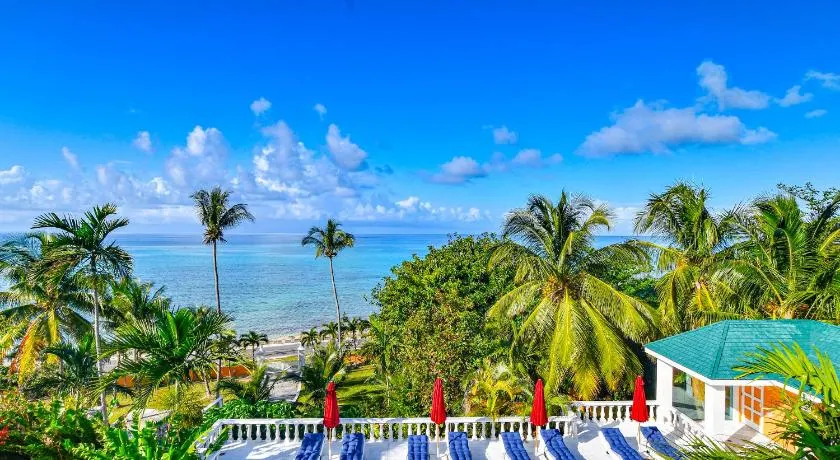 Viking Hill Oceanfront Hostel & Resort - Image 1