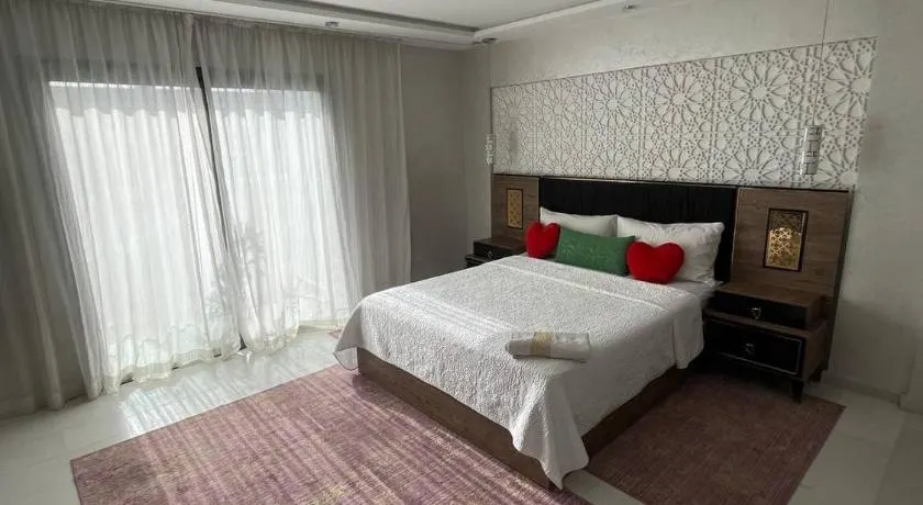 Panoramic Villa - Image 1