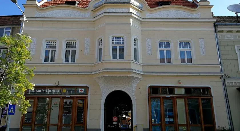 Zakarias Apartments - Image 1