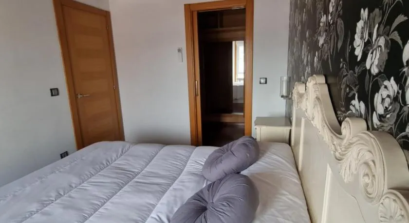 Apartamentos Turísticos Betanzos - Image 1