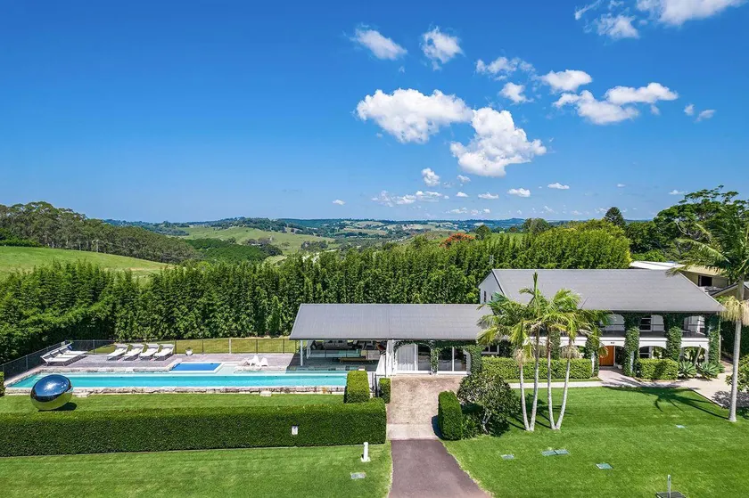Villa St Helena - grand 7 BR estate with 25m pool - Image 1