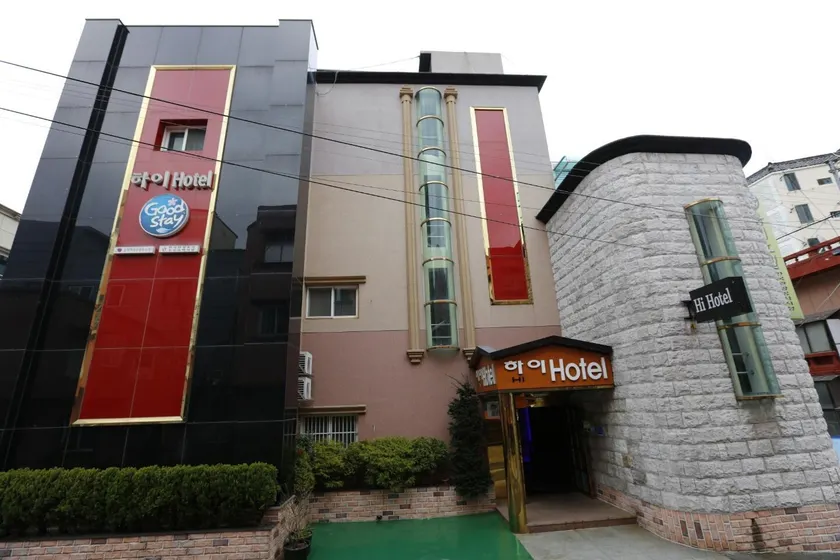 Hi Hotel - Image 1