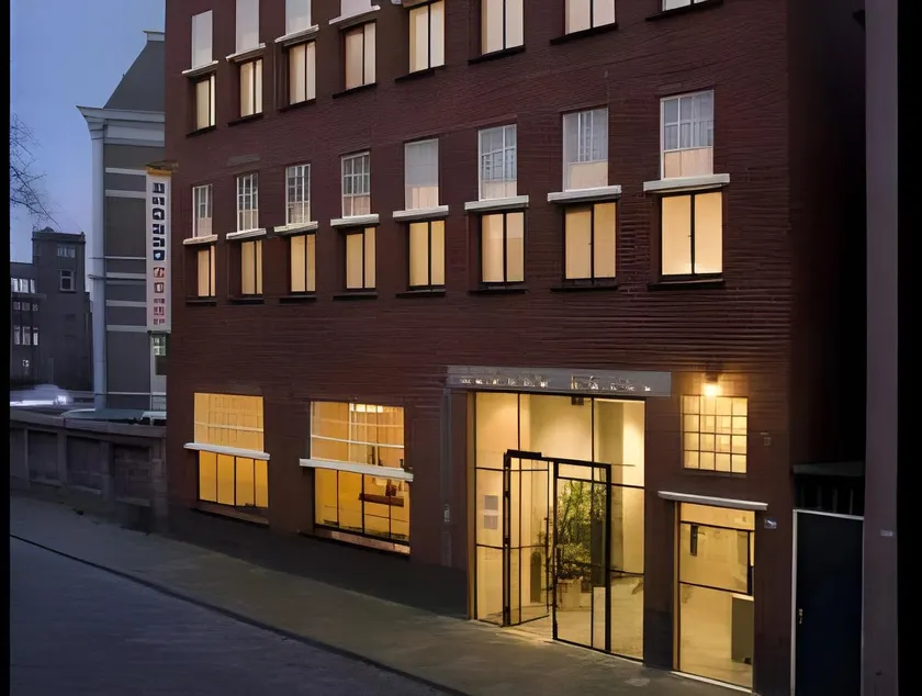 Asgard Hotel - Image 1