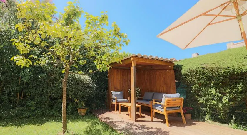 SUQUETTE Charming provencal house in Antibes with nice terrace, garden and pool access - Image 1