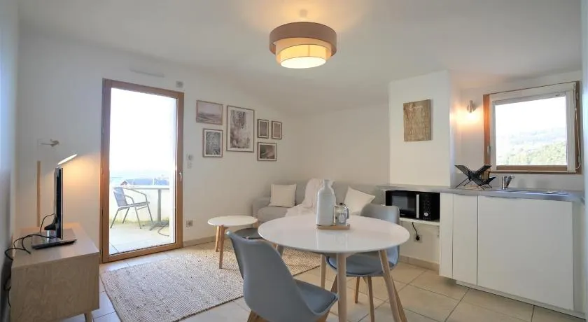 Studio vue montagne centre village parking privé - Image 1