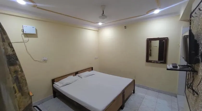 Hotel Geetanjali - Image 1