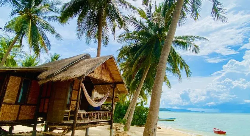 Castaway Beach Bungalows - Image 1