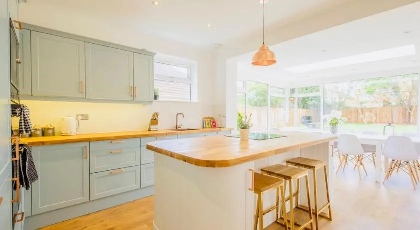 Light Lodge · Precioso chalet de lujo, capacidad para 12 personas y New Forest - Image 1