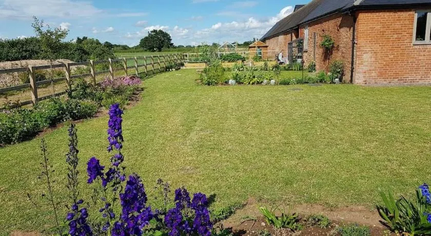 Sweet Meadow Lodge - Image 1