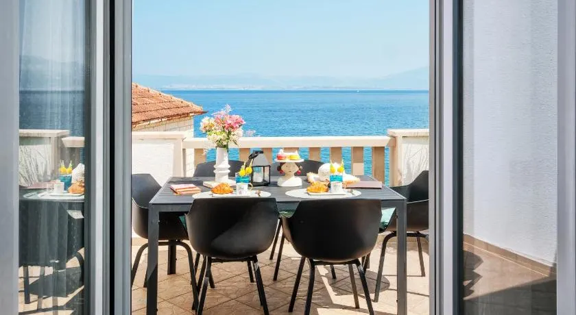 Olea Mare Sutivan - in the centre with parking - Image 1