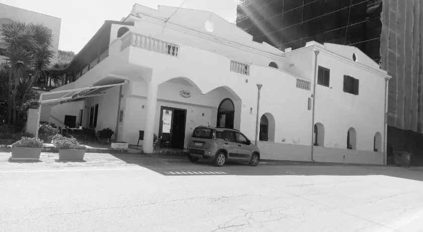 Hotel Ristorante Sturno - Image 1