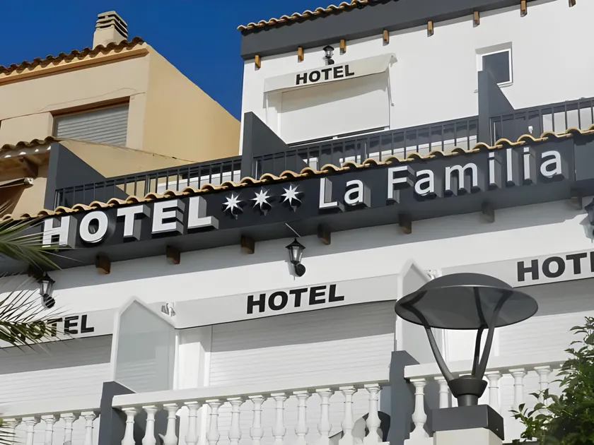 Hotel La Familia - Image 1